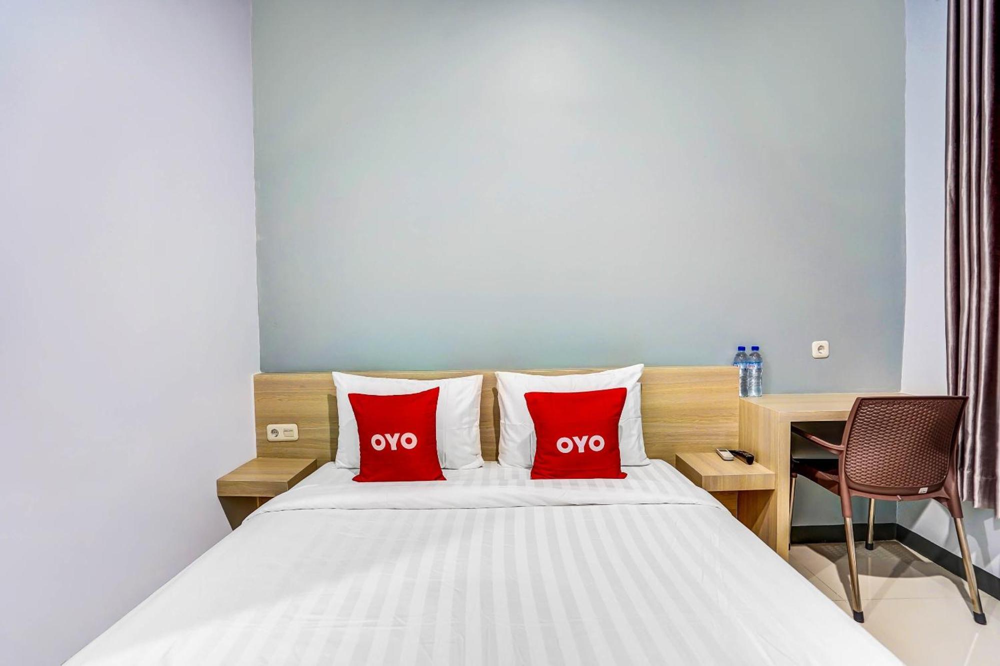 Oyo 90891 Parang Kusumo Residence Krembangan Extérieur photo