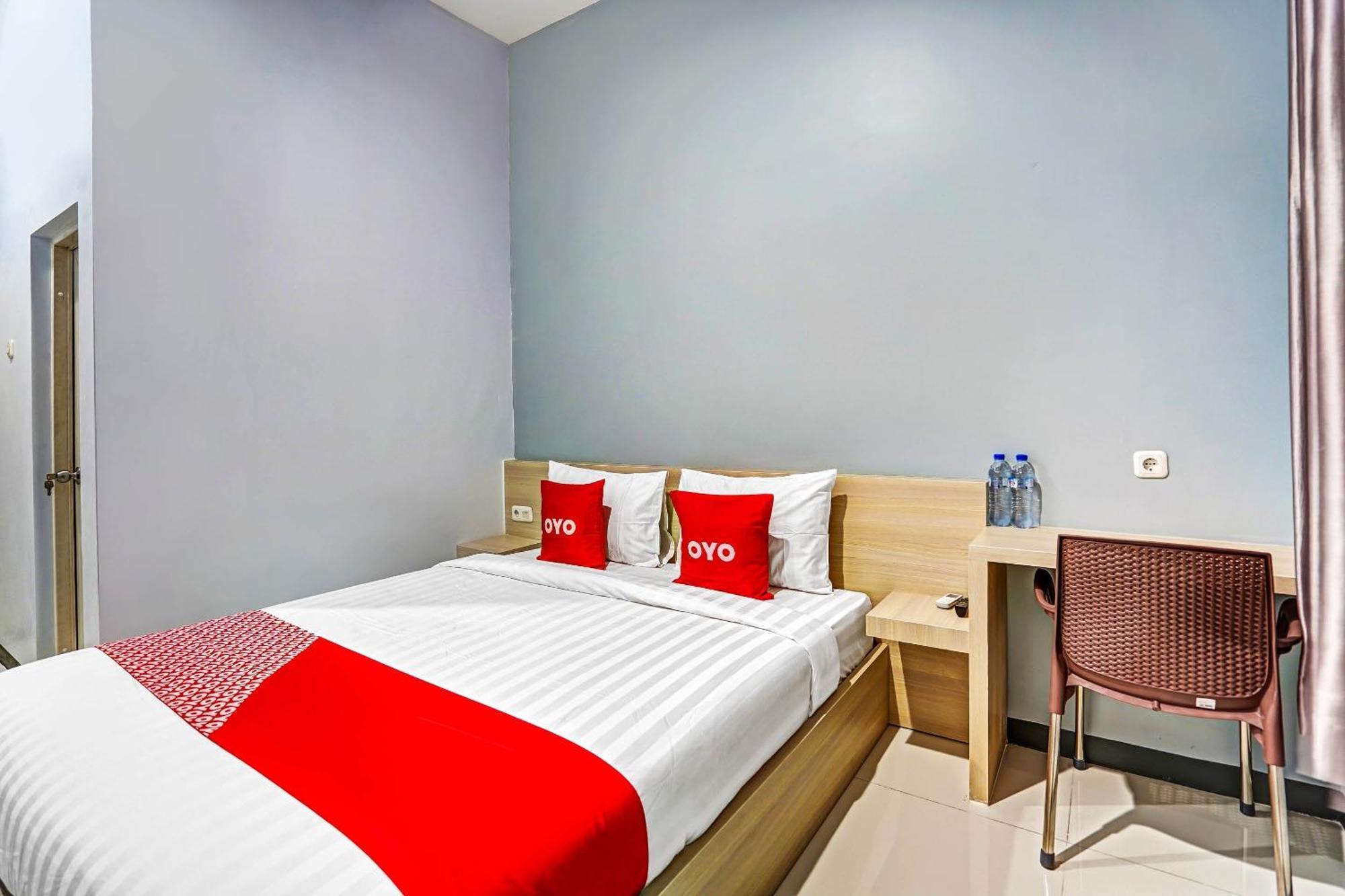Oyo 90891 Parang Kusumo Residence Krembangan Extérieur photo