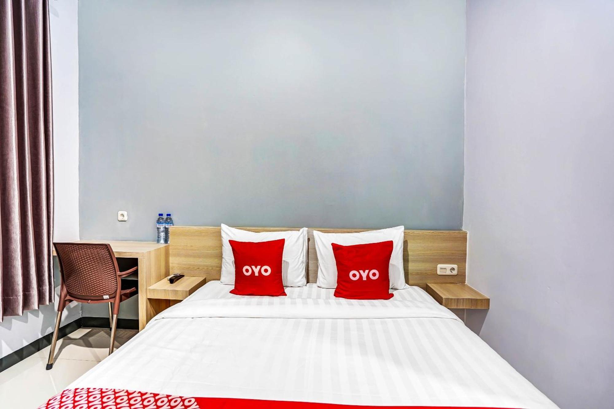 Oyo 90891 Parang Kusumo Residence Krembangan Extérieur photo