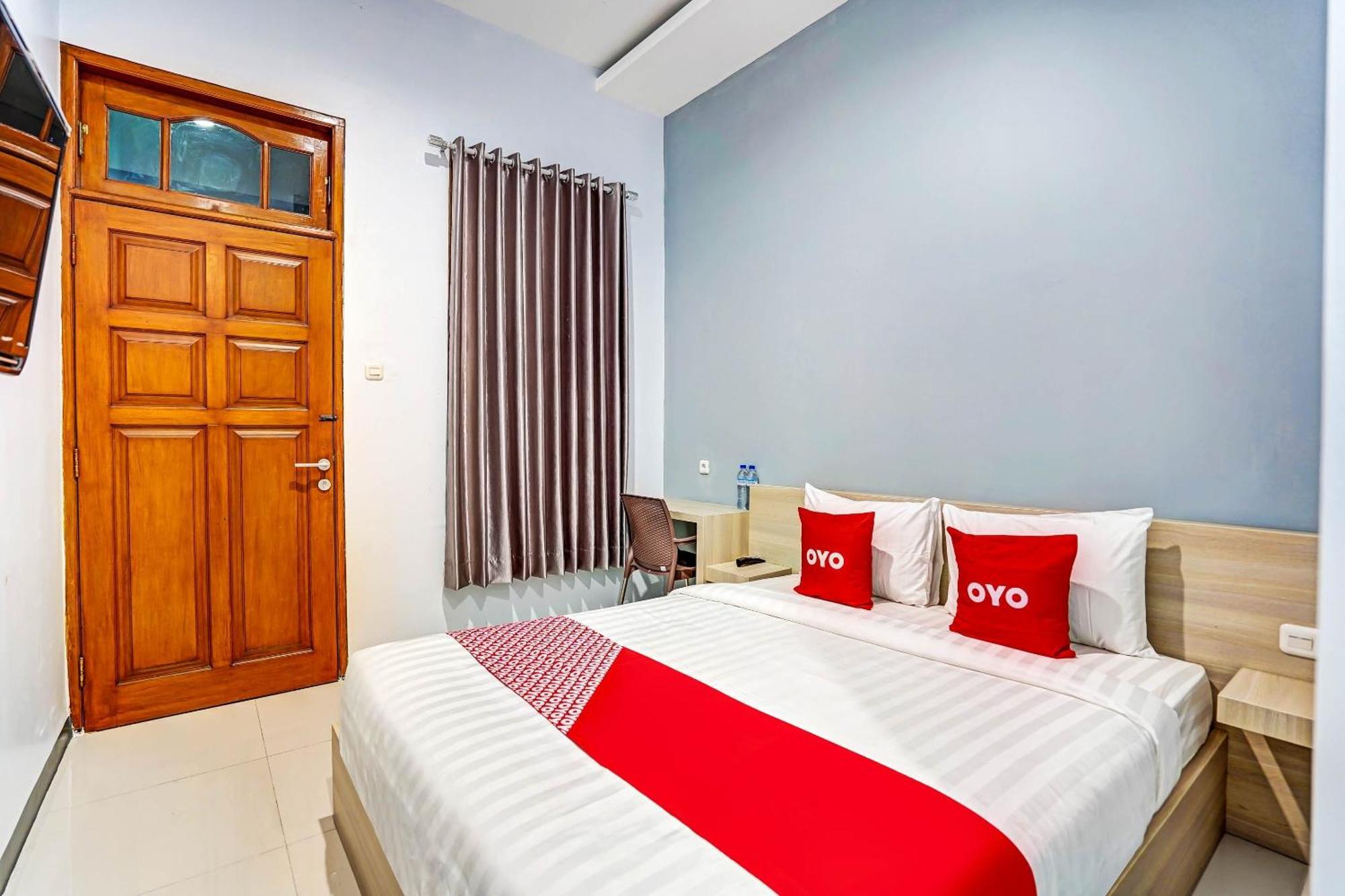 Oyo 90891 Parang Kusumo Residence Krembangan Extérieur photo